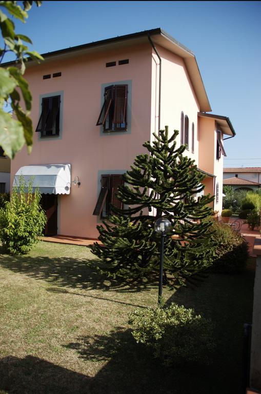 Affittacamere Villa Delia Lucca Exterior foto